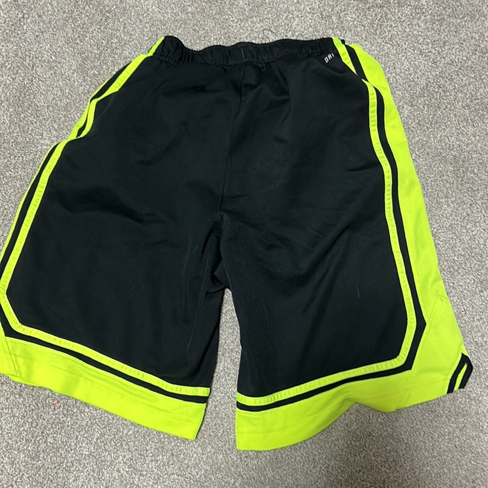 Boys size large Nike shorts - Picture 3 of 3